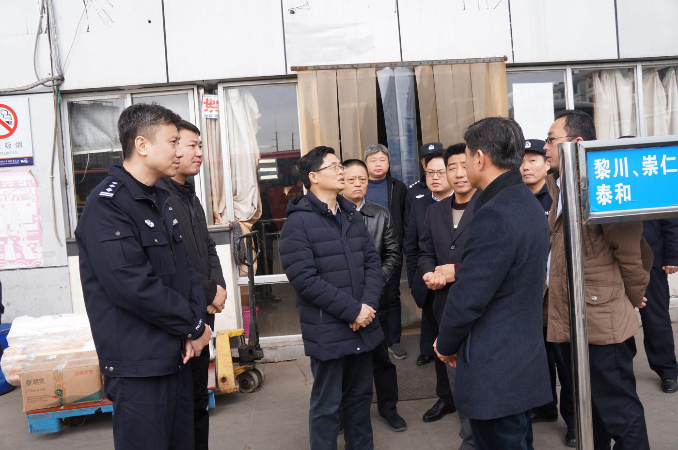 南昌市委常委、市政法委书记刘家富视察徐坊车站春运工作
