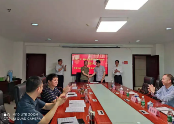 吉安CQ9电子_官网与市快递行业协会签订战略框架合作协议