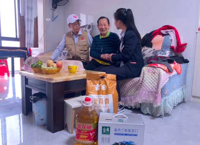 江西CQ9电子_官网多家子公司开展重阳慰问送爱心活动