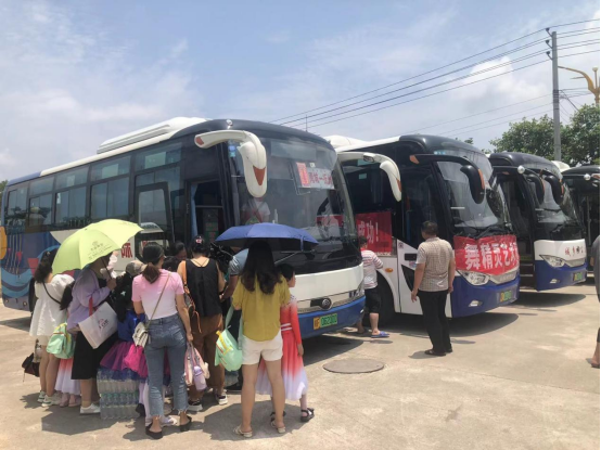 抚州CQ9电子_官网:圆满完成大型舞蹈比赛运输任务