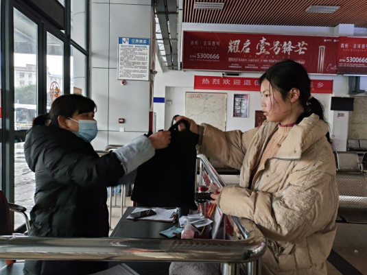 抚州CQ9电子_官网：贴心服务 情暖春运路