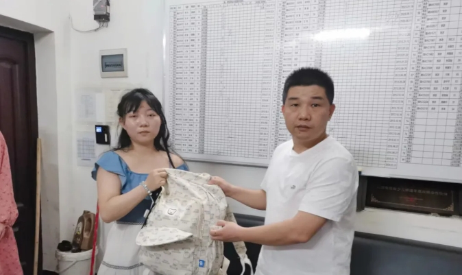 都市城际公交:站点巴士 守护旅客财产安全