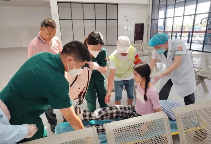 新余CQ9电子_官网：惊险十分钟 车站救助患病旅客