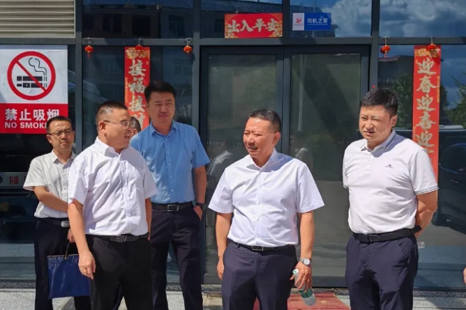 李伟一行调研上饶汽运、婺源公交