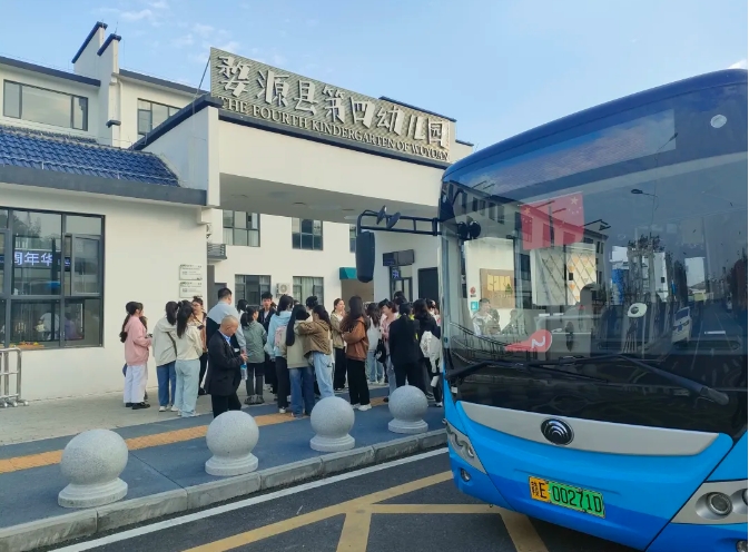 婺源公交:“定制公交”服务婺源茶校学子“实习路”
