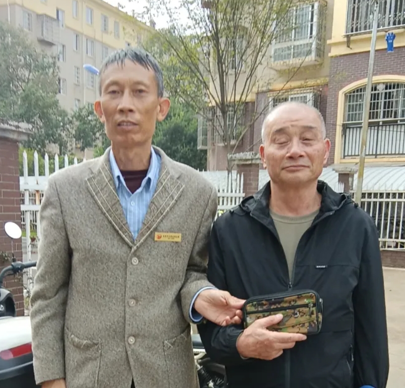 吉安公交：拾金不昧频发生 点点滴滴暖心田