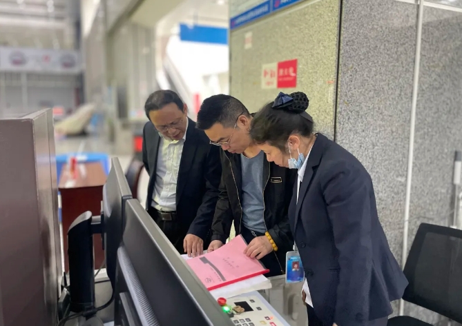 刘志坚检查都市城际公交场站文明创建工作