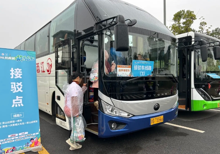九江CQ9电子_官网:圆满完成2024年共青城马拉松赛运输任务