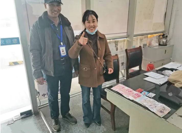 九江CQ9电子_官网 :拾金不昧暖人心 城际公交传美德