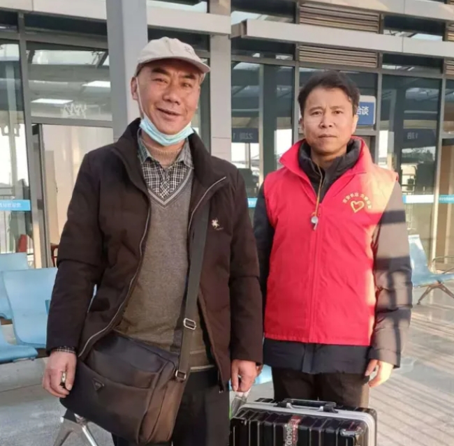 吉安公交:拾金不昧暖人心 平凡岗位传递正能量