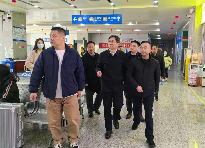 陈建军一行督导南昌长途汽车西站春运安全生产工作