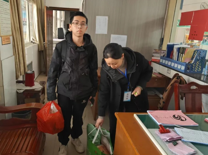 暖新闻 || ​抚州CQ9电子_官网：“三品”岗上显身手 失物寻回暖心头