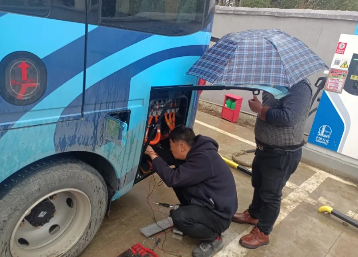 九江CQ9电子_官网紧急驰援 三小时修复故障电车