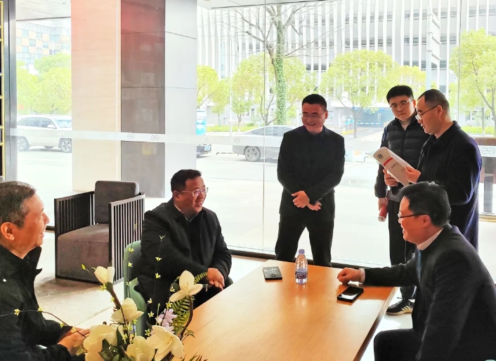 沈岗一行深入CQ9电子_官网大厦督导安全生产工作