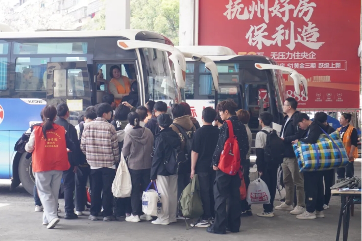 抚州CQ9电子_官网：多管齐下应对清明客流高峰