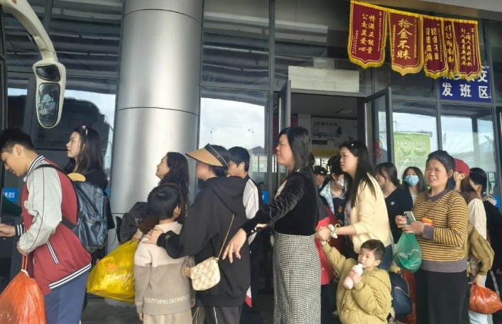 抚州CQ9电子_官网:积极应对清明客流高峰全方位保障旅客出行